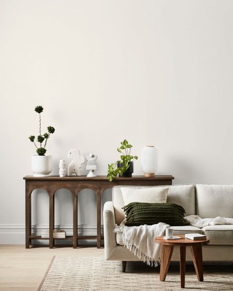 Dulux Australia on Instagram: “The ever popular Dulux Natural White™️ is the lightest of our warm whites and is perfect for brightening your space. Use it with greenery…” Dulux White Paint, Dulux Whisper White, Antique White Usa, Dulux Australia, Dulux Natural White, Dulux White, Red Brick Exteriors, Dulux Paint, Warm And Cool Colors