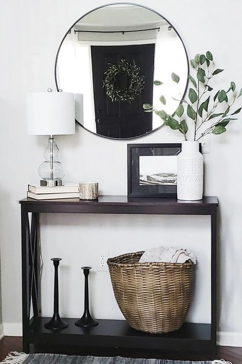 Unlock Your Style: Expert Tips for Stunning Entryway Table Decor Black Entry Table Decor, Auburn Apartment, Black Console Table Decor, Black Entryway Table, Hallway Table Decor, Functional Entryway, Entryway Table Decor Ideas, Entry Console Table, Entry Table Decor