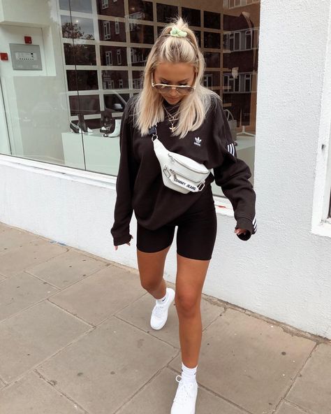 Bekväma Outfits, Biker Shorts Outfit, 여름 스타일, Family Picture Outfits, Chill Outfits, Picture Outfits, Mode Inspo, Sporty Outfits, Mode Streetwear