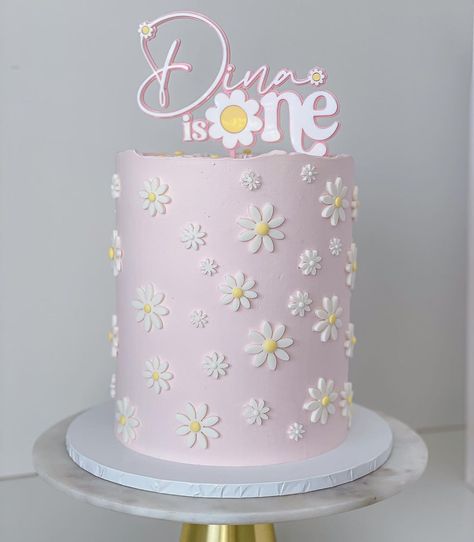 Cakes By Angelica (@cakes_by_angelica) | Instagram Birthday Cake For Women Simple, 1st Bday Cake, Baby First Birthday Themes, Daisy Cakes, Baby Birthday Decorations, Daisy Party, Yellow Birthday, 2 Birthday Cake, 1st Birthday Cakes