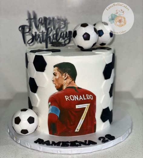 Soccer Ronaldo Cake, Cristiano Ronaldo Party Theme, Ronaldo Party Ideas, Birthday Cake For Boys 10th Birthday, Cake Designs Football, Ronaldo Birthday Theme, Ronaldo Party Decorations, Ronaldo Theme Birthday Party, Ronaldo Soccer Cake