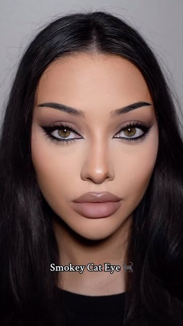 Isa on Instagram: "Smokey Cat Eye 🐈‍⬛ wearing @NovaBeauty lipstick in heaven mixed with grey brown liner, smoky eyeshadow pallet, gel liner in btw & asap, 6 piece brush set #cateye #makeup #smokeyeye #nudelip #makeuptutorial #fallmakeup #fall2024 #blackliner #darkmakeup" Smoky Brown Eye Makeup, Wedding Smokey Eye, Smokey Cat Eye Makeup, Smokey Cat Eye, Grey Smokey Eye, Brown Liner, Eyebrow Makeup Tutorial, Grey Eyeshadow, Smoky Eyeshadow