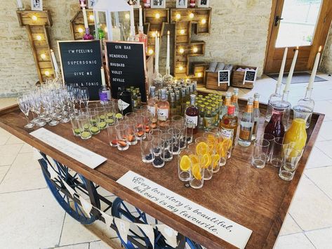 GIN TIME ⏰ . . Stunning drinks reception last Spring!! 😍 . Who doesn’t love a gin bar!? #weddingreception #gintime #weddingideas… | Instagram Cocktail Engagement Party, Kingscote Barn, Drinks Reception, Wedding Infographic, Cocktail Wedding Reception, Gin Recipes, Gin Bar, Diwali Party, Cocktails Bar