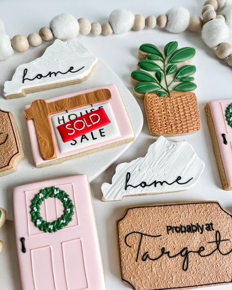 Auntie Mo’s Cookie Co. on Instagram: "Fun new home owner set! I need that door mat 😂 • • #homecookies #doormatcookies #soldsigncookies #kentuckycookies #plantcookies #decoratedcookies #cookiesofinstagram #cookiedecorating #cookieart #auntiemoscookieco" First Home Cookies, House Warming Sugar Cookies, New House Cookies, New Home Cookies Decorated, New Home Cookies, Realtor Cookies, Home Cookies, Cutout Cookie, Cookie Board