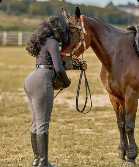 Equestrian Outfits Black Women, Horse Back Riding Black Women, Equestrian Aesthetic Black Woman, Horse Riding Outfit Black Women, Horseback Riding Outfit Black Women, Equisterian Aesthetic, Black Equestrian Aesthetic, Horse Back Riding Outfits Black Women, Black Country Girl