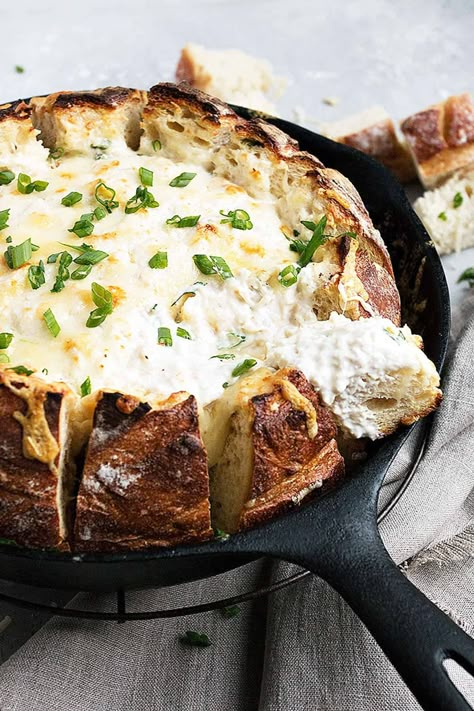 Warm Crab Dip in a Bread Bowl Dip For Dinner, Cheesy Dip Recipes, Bread Bowl Dip, Crab Dip Recipe, Best Dip Recipes, Hot Appetizers, Crab Dip, Seafood Platter, Bread Bowl