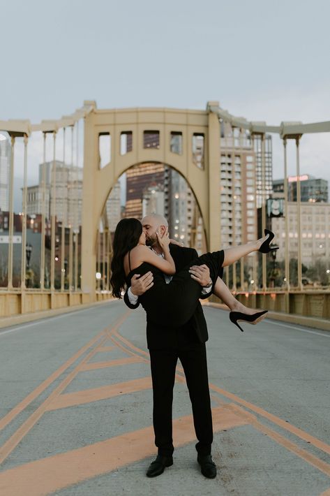 5 Engagement Photo Ideas for Chic Elegant Images | Urban Photography Fall City Engagement Pictures Outfit, Proposal Pics, Elegant Pictures, Pittsburgh Engagement Photos, City Engagement Pictures, Elegant Images, Urban Engagement Photos, Pittsburgh Wedding Photography, Urban Engagement