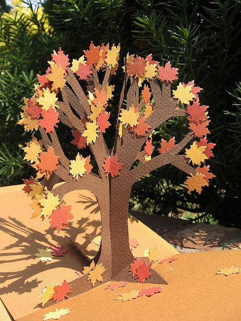 cards Origami Tree, Diy Pop Up Cards, Libros Pop-up, Pop Up Art, Paper Pop, Paper Tree, Autumn Crafts, Pop Up Book, Tree Crafts