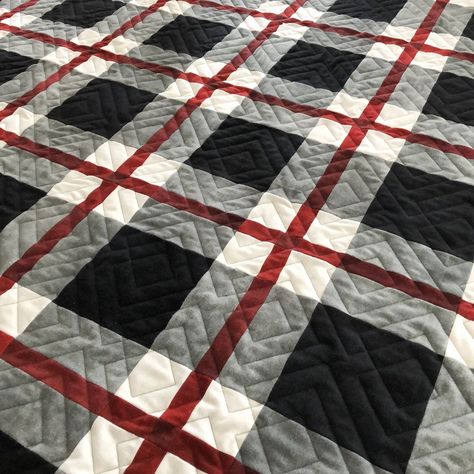 Black And Red Quilts, Men Quilts, Quilts For Men Patterns, Plaid Quilt Pattern, Colchas Quilting, Gingham Quilt, Two Color Quilts, Black And White Quilts, Red And White Quilts