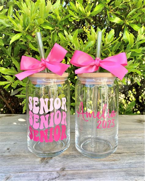 Highschool Senior Night Gifts, Cheer Senior Baskets Gift Ideas, Senior Year Basket, Team Senior Gift Ideas, Senior Night Gifts Dance Team, Girls Senior Night Gifts, Senior Gift Bag Ideas, Senior Gifts Cheerleading, Personalized Senior Gifts