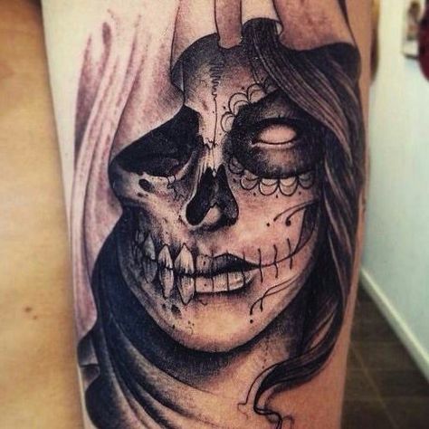 ♠♠ La Muerte Tattoo, Day Of Dead Tattoo, Catrina Tattoo, Skull Girl Tattoo, Female Face Drawing, Chicano Tattoos, Sugar Skull Tattoos, Creepy Tattoos, Skull Tattoo Design