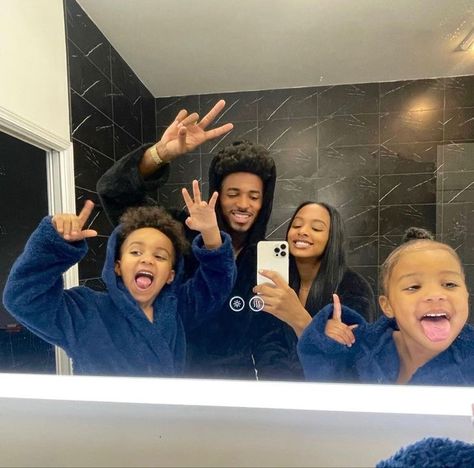 Good Family Aesthetic, Cute Black Family Pictures, Cute Family Goals Aesthetic, Future Lifestyle Family, Future Kids Goals, Aesthetic Black Family, Black Couple With Baby, Future Lifestyle Dreams, Family Goals Black