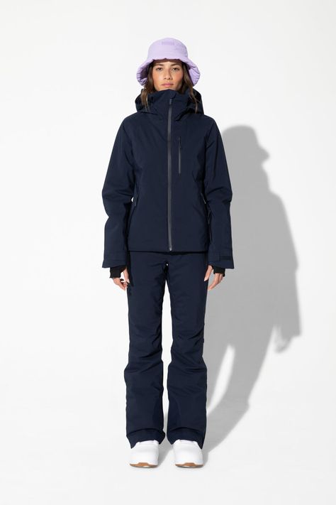 Mountain performance. Feel-good design. – Halfdays Navy Ski Outfit, Halfdays Ski Outfit, Ski Clothing For Women, Puffer Ski Jacket, Woman Ski Outfit, Ski Touring Women, Snowboard Women Outfit, Blue Ski Outfit, Ski Essentials Woman