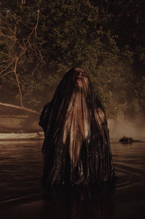 Spooky Shoot, Solitary Witch, Murky Water, Swamp Witch, Vibe Mood, Spooky Ideas, Witch Photos, Horror Photography, Social Outcast