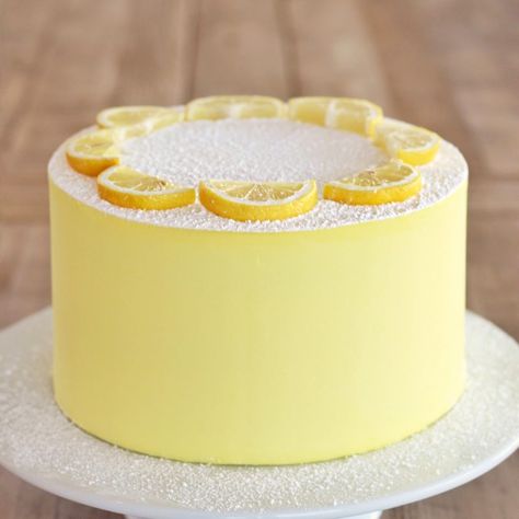 Lemon Bar Cake Recipe, Lemon Cake Combinations, Lemon Bar Cupcakes, Lemon Curd Birthday Cake, Fancy Lemon Cake, Summer Lemon Cake, Lemon Cake Decoration Ideas, Lemon Cookie Cake, Yellow Lemon Cake