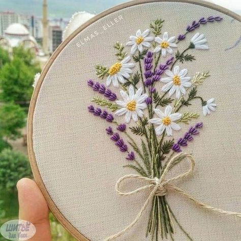 Brazilian Embroidery Stitches, Pola Sulam, Hand Embroidery Flowers, Brazilian Embroidery, Embroidery Flowers Pattern, Simple Embroidery, 자수 디자인, Creation Couture, Silk Ribbon Embroidery