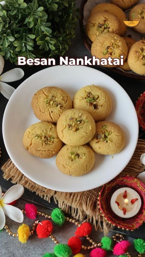 Cookies Recipes Indian, Nankhatai Recipe, Easy Indian Sweet Recipes, Green Cardamom, Healthy Cake Recipes, Diwali Food, Breakfast Recipes Indian, Tea Snacks, Vegetarian Fast Food