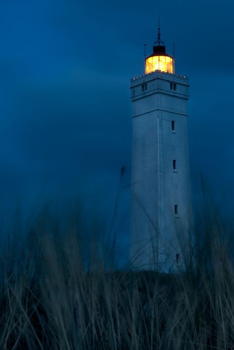 Luis Gonzaga, Lighthouses Photography, Lighthouse Pictures, Beautiful Lighthouse, Beacon Of Light, In The Deep, Blue Hour, Light House, Water Tower