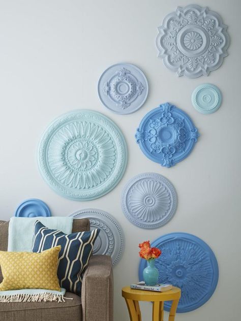 Diy Wand, Hgtv Magazine, Dekor Diy, Deco Originale, Cool Wall Art, Interior Wall Design, Blank Space, Painted Ceiling, Ceiling Medallions