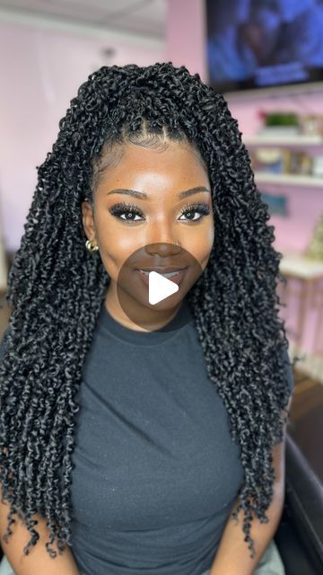 SABRINA CAMILLE on Instagram: "Crochet twist on this beauty.   New Hair alert.   Hair installed: Afri Naptrual Paradise twist  Length 20 inches   5 packs used in color 1b  Hair from @mane_concept  Makeup by @sj.esthetics__" Crochet Loc Hairstyles For Black Women, Seangalease Twist, Paradise Twists Braids, Styles For Crochet Braids, Beautiful Crochet Hairstyles, Passion Twist Installation, Crochet Braids Passion Twist, Yankee Twists Crochet, Long Crochet Hairstyles For Black Women