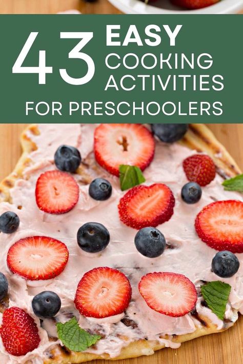 easy no bake recipes for kids featuring a fruit pizza that's healthy and simple recipes kids can make Food Activities Preschool To Eat, Preschool Cooking Activities No Bake Healthy, Preschool Cooking Recipes, No Cook Preschool Recipes, Preschool Healthy Eating Crafts, Preschool Culinary Activities, Cooking In Classroom Preschool, Easy Cooking Recipes For Preschoolers, Pre K Healthy Food Activities