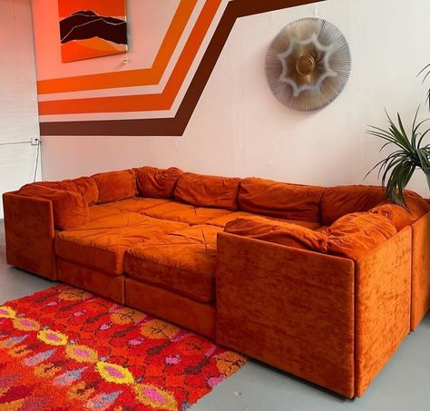 Vintage 70's Neon Orange Sectional Couch. Main couch is a rectangular "C" shape with moveable ottomans. The ottomans are placed in the "C" shape to make a giant couch Cool Couches Creative, 70s Playpen Couch, 70s Style Couch, 1970s Conversation Pit, Over The Couch Decor Ideas, Faux Conversation Pit, 70’s Couch, Vintage 70s Decor, Playpen Couch