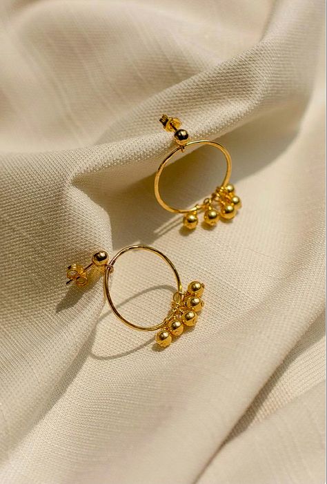 Christine Elizabeth, Minimal Hoop Earrings, Jewellery Photography Inspiration, Jewelry Product Shots, Elizabeth Jewelry, Creative Jewelry Photography, Jewelry Photography Styling, Hammered Hoop Earrings, Jewelry Photoshoot