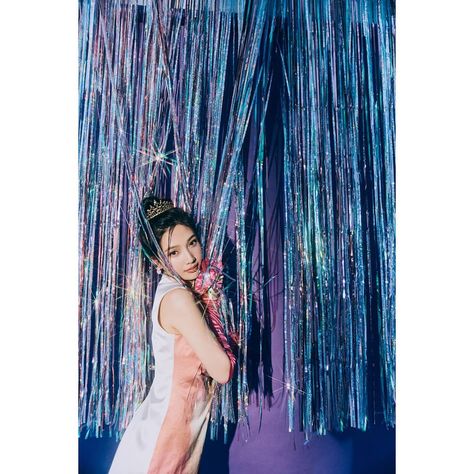 Prom Queen Photoshoot, Queen Photoshoot, Rv Wallpaper, Park Joy, Joy Instagram, Purple Birthday, Prom Queen, Glitter Birthday, Glam And Glitter