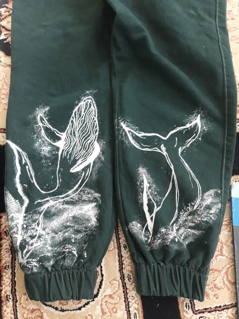 Whale/ dress/paint Paint Covered Clothes, Art Pants Ideas, Painted Hoodie Diy Ideas, Bleach Painting Pants, Pants Design Paint, Bleach Art Pants, Painting Clothes Aesthetic, Painting Pants Aesthetic, Bleach Painting Jeans