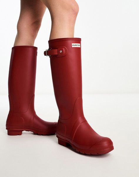 Red Rain Boots Outfit, Hunter Boots Red, Rain Boots Outfit, Red Wellies, Rain Boot Outfit, Red Hunter Boots, Red Rain Boots, Tall Hunter Boots, Hunter Wellies