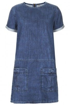 Back to Denim: Our shopping guide Denim Ideas, Mode Jeans, Denim T Shirt, Stil Inspiration, Alexa Chung, Sewing Dresses, Jeans Dress, Simple Outfits, Denim Fashion