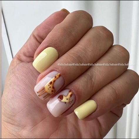 Giraffe Nail Art, Giraffe Nails, Emoji Stickers Iphone, Cute Spring Nails, Work Nails, Disney Nails, Nails Desing, Simplistic Design, Girls Nails