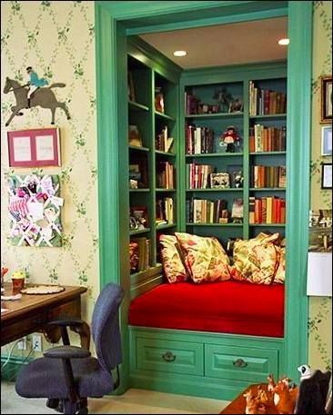 Book Nooks- 24 Cozy Spots to Curl Up + Read - #blog #book-club #decorating #blog #book-club #decorating Home Library Design, Home Libraries, Spare Room, Cozy Nook, Home Library, Design Case, Reading Nook, My New Room, Decoration Design