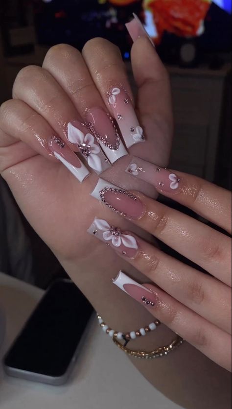 Fancy Bridal Nails, 3d Flower Nails Medium Length, Acrylic Nail Designs Diamonds, Acrylic Nail Designs With Flowers, Latina Nail Designs Medium, Copy And Paste Nails, Latina Nail Designs Pink Short, Med Length Acrylic Nails, Nails With Bf Name