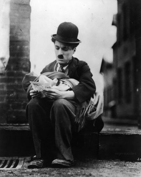 #blackandwhite #blackwhite #bnw #bw #chaplin https://t.co/S62z3yp7LZ https://t.co/77FVXIAHfE The Kid 1921, Edna Purviance, Chaplin Film, Charles Spencer Chaplin, Xavier Dolan, Charles Spencer, Charles Chaplin, Laurel And Hardy, Holding Baby