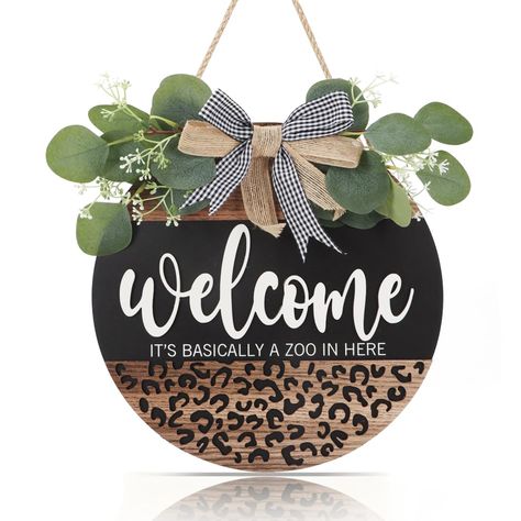 Welcome Door Sign, Garden Farmhouse, Welcome Door Hanger, Farmhouse Outdoor, Wreath Wall Decor, Welcome Door Signs, Door Signs Diy, Fa Fal, Wreath Wall