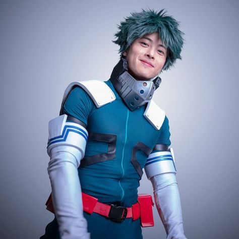 Izuku Midoriya Cosplay, Clown Costume Women, Deku Cosplay, My Hero Academia Cosplay, Mha Cosplay, Fantasy Art Dolls, Clown Costume, My Hero Academia Memes, Figure Poses