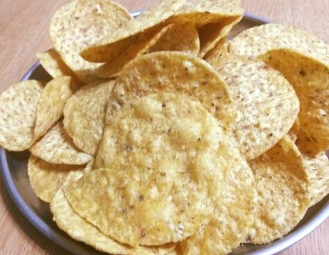 Corn Chips Recipe, Homemade Crackers Recipe, Corn Tortilla Recipes, Baked Tortilla Chips, Homemade Corn Tortillas, Corn Tortilla Chips, Baked Corn, Corn Tortilla, Homemade Crackers