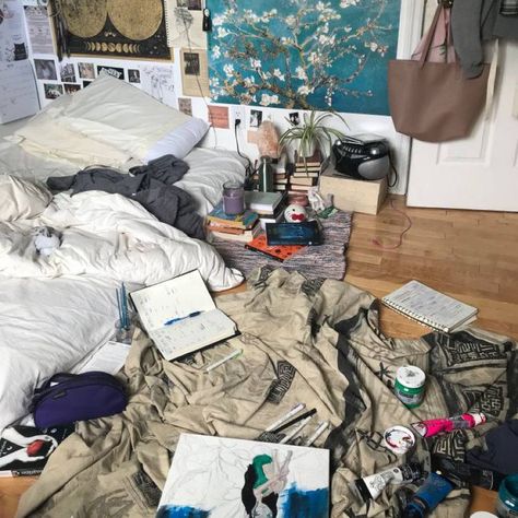 Untidy Room Aesthetic, Kinda Messy Room, Messy Minimalist Bedroom, Messy College Dorm Aesthetic, Painters Bedroom, Dirty Room Aesthetic, Messy House Aesthetic, Messy Apartment Aesthetic, Messy Bedroom Aesthetic