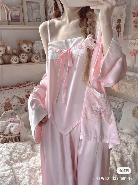 Sleepcore Outfit, Cute Sleepwear Aesthetic, Sleep Outfit Cute, Pink Pajamas Aesthetic, Coquette Pyjamas, Sleep Outfit Aesthetic, Coquette Sleepwear, Coquette Pjs, Cute Pjs Aesthetic