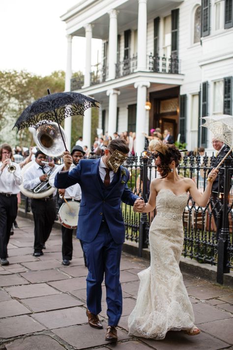 Photography: Koby And Terilyn Brown - ArchetypeStudioInc.com  Read More: http://www.stylemepretty.com/2014/08/13/mardis-gras-inspired-new-orleans-wedding/ Mardi Gras Wedding Theme, Wedding Parade, Mardi Gras Wedding, Disney Princess Wedding, Wedding Fotos, Masquerade Wedding, Nola Wedding, Louisiana Wedding, New Orleans Wedding