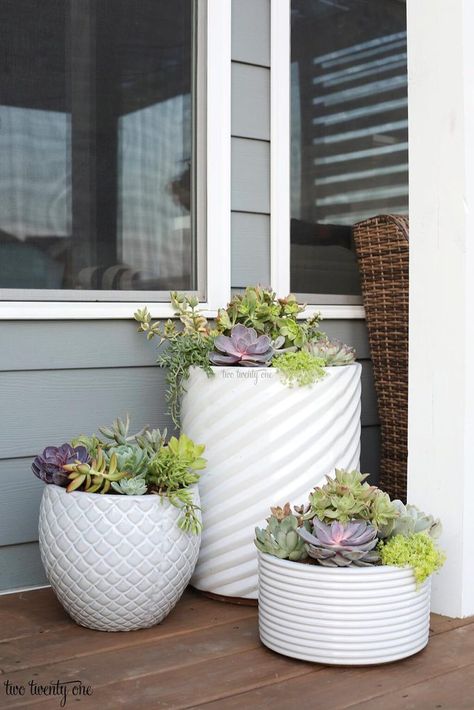 Summer Deck Tour Front Porch Planters, Summer Deck, Porch Plants, Porch Flowers, Porch Planters, Potted Plants Outdoor, Small Deck Decorating Ideas, Patio Planters, Decoration Kitchen