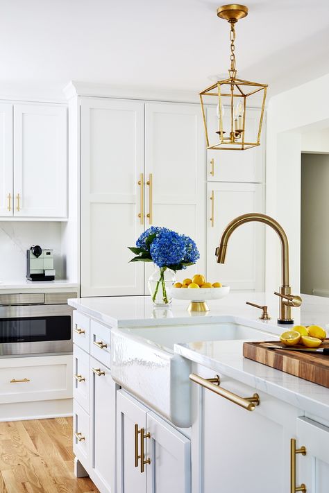 Transitional Painted White Kitchen with Gold Accents - Crystal Cabinets White Kitchen With Gold Accents, Gold Kitchen Accents, Kitchen With Gold Accents, Painted White Kitchen, Gold Kitchen Hardware, White Kitchen Interior, Crystal Cabinets, Transitional Decor Bathroom, Classic White Kitchen