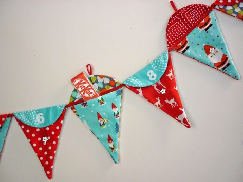 Calendar Inspiration, Bunting Tutorial, Christmas Decorations Sewing, Fete Ideas, Christmas Sewing Projects, Christmas Bunting, Christmas Board, Advent Calenders, Crafts Party