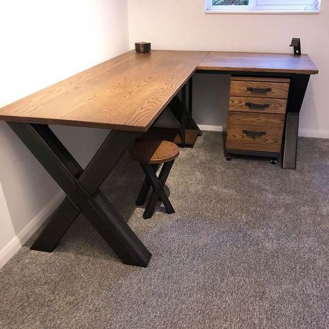 Remington Desk – Russell Oak & Steel Steel And Wood Desk, Metal Desk Ideas, Wooden Desk Ideas, Corner Desk With Storage, Diy Desks, Wooden Computer Desk, Desk Build, Diy Corner Desk, Industrial Office Desk