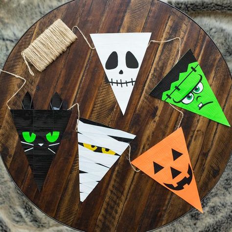 Halloweenpyssel Barn, Veselý Halloween, Halloween Classroom Decorations, Halloween Girlande, Diy Halloween Party, Uhyggelig Halloween, Bricolage Halloween, Halloween Acrylic, Halloween Fest