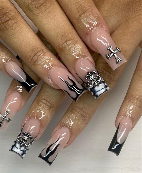 Black And White Chrome Heart Nails, Black White And Chrome Nails, Chrome Black And White Nails, Black White Chrome Nails, Chrome Croc Nails, Black Chrome Nails Short, Square Acrylic Nails Black And White, Black And White Bling Nails, Chrome Hearts Nails Black