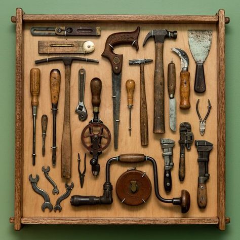 Antique Hand Tools Vintage, Display Antique Tools, Displaying Old Tools, Antique Tools Garage, Display Old Tools, Old Tool Display Ideas, Tool Display Ideas, Vintage Craftsman Tools, Vintage Tool Display