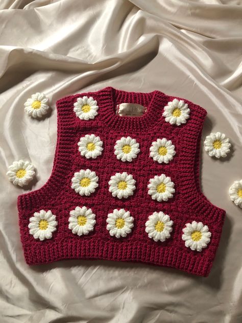 Handmade floral vest 💖 Material: 100% polyacrylic Care instructions: Hand wash up to 30 degrees Do not hang up, let dry flat Floral Waistcoat, Crochet Gilet, Diy Crochet Sweater, Crochet Waistcoat, Crochet Sweater Design, Vest Crochet, Floral Vest, Crochet Top Outfit, Gilet Crochet