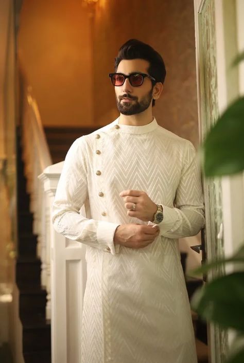 Trendy Wedding Wear For Men To Look Uber-Stylish! - ShaadiWish Pedicure Colors 2023, Caramel Balayage Honey, Spidey Sona, Warm Caramel Balayage Honey, Fancy Kurta For Men, Indo Western Outfits For Men, Traditional Indian Mens Clothing, Wedding Wear For Men, Gemini Hair